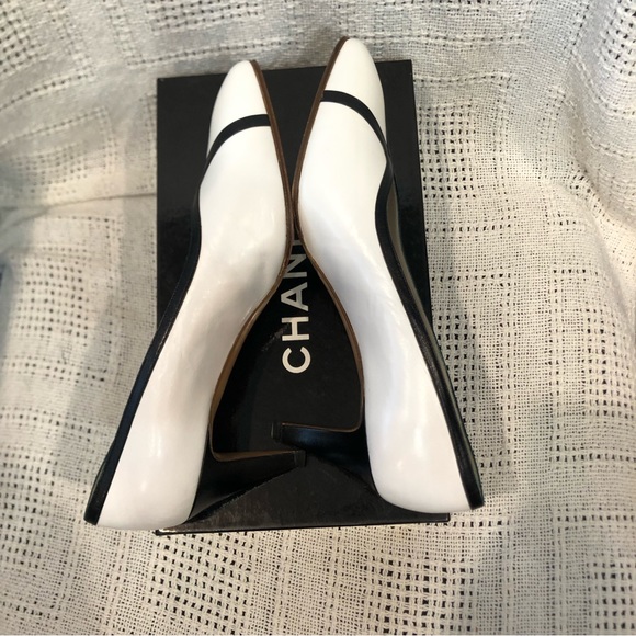 CHANEL Pumps Heel Leather White & Black 37 Equivalent to size 7 - Picture 4 of 7